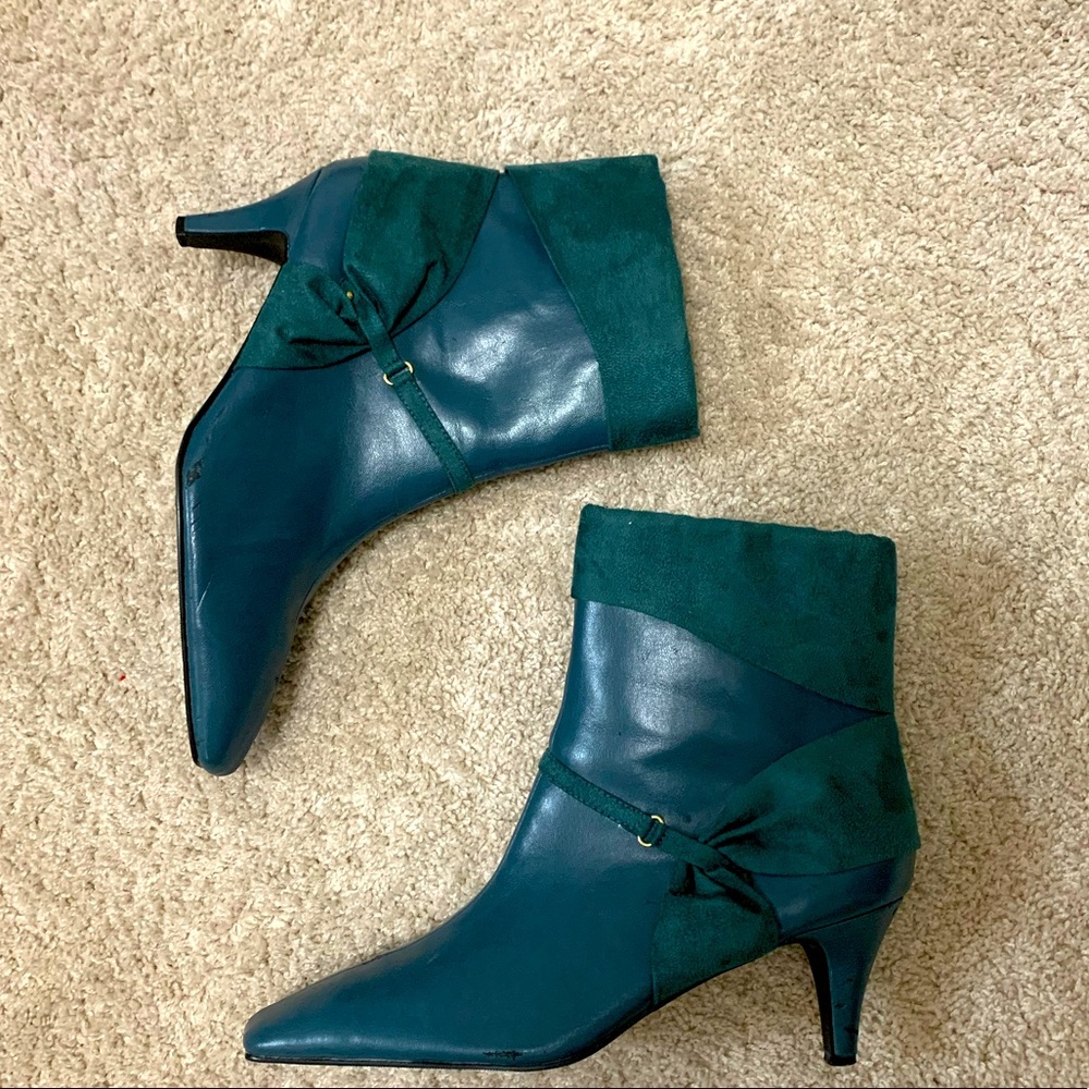 Winter green Anne Booties Size 12